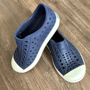 Native Jefferson Kids Shoes Size C9 Navy Slip On Lightweight Sneakers